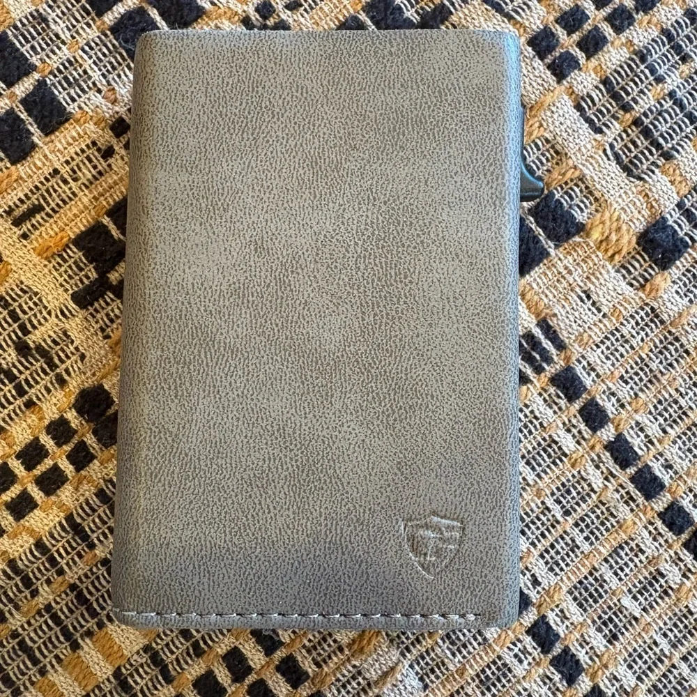 Card Blocr Credit Card Pop up Wallet RFID Blocking Slim Minimalist Card Holder